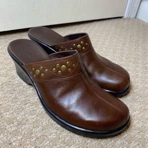 Clark’s mule shoes 8.5